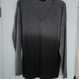 Women's Gray V-Neck Sweater Size Medium